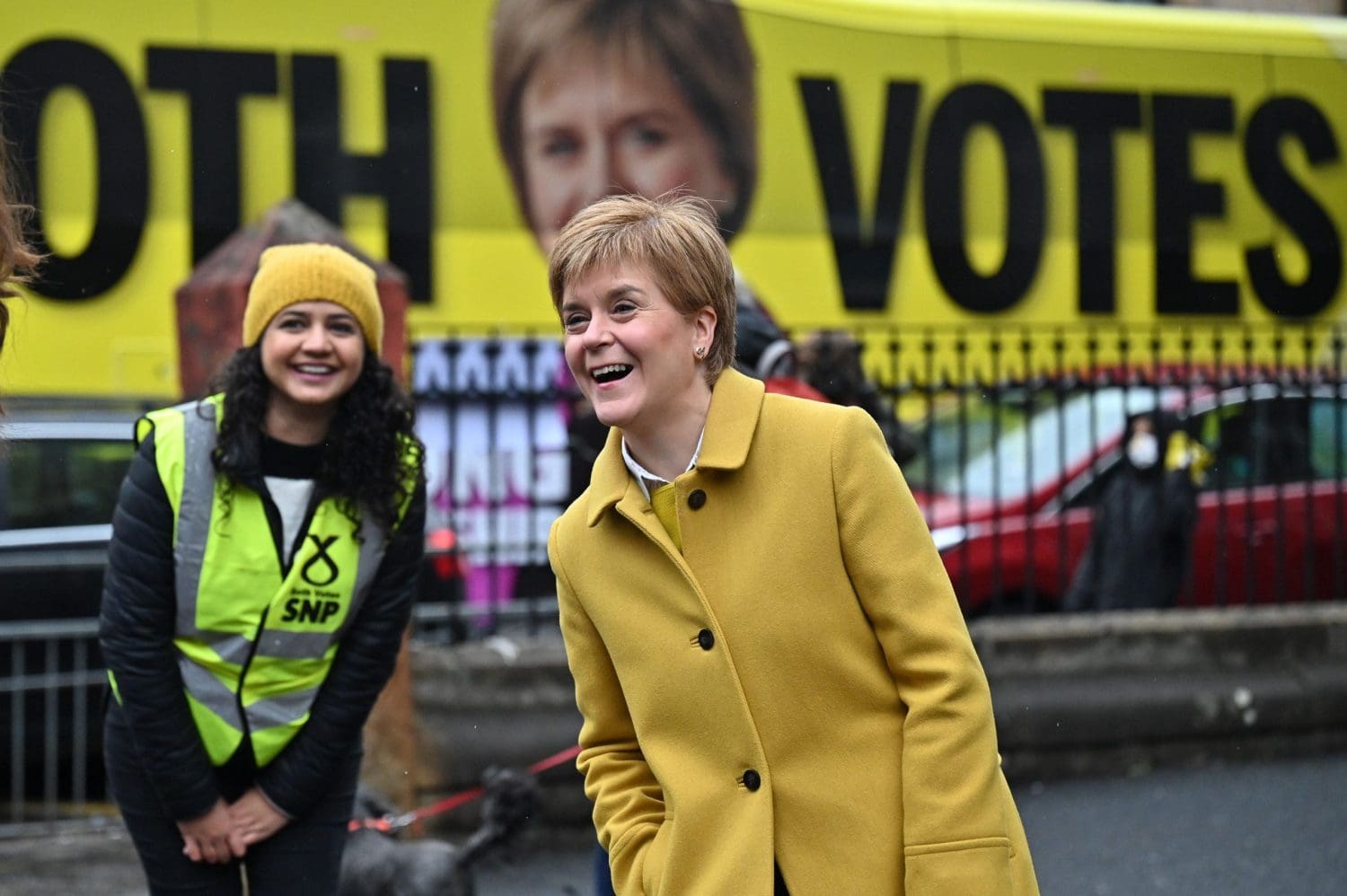 Roza Salih and Nicola Sturgeon