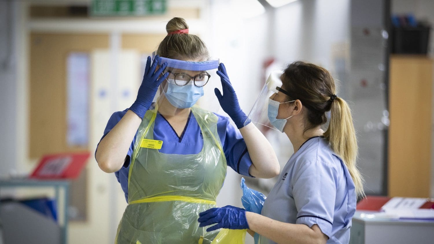 Nurses wearing PPE