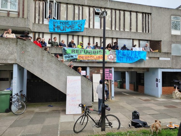 Lesnes residents protesting Peabody