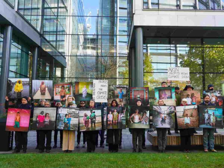 Lawyers protest Akin fossil fuels