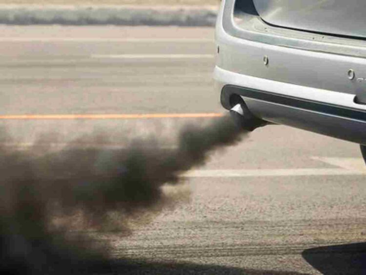 Engine idling Scotland ban is not being enforced, campaigners say